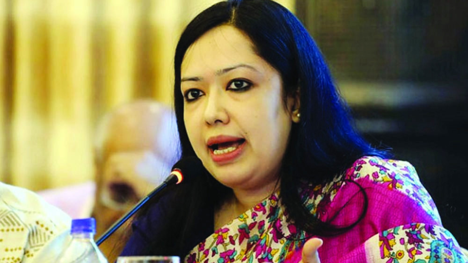 deshe biniyog komche mob barchhe rumin farhana