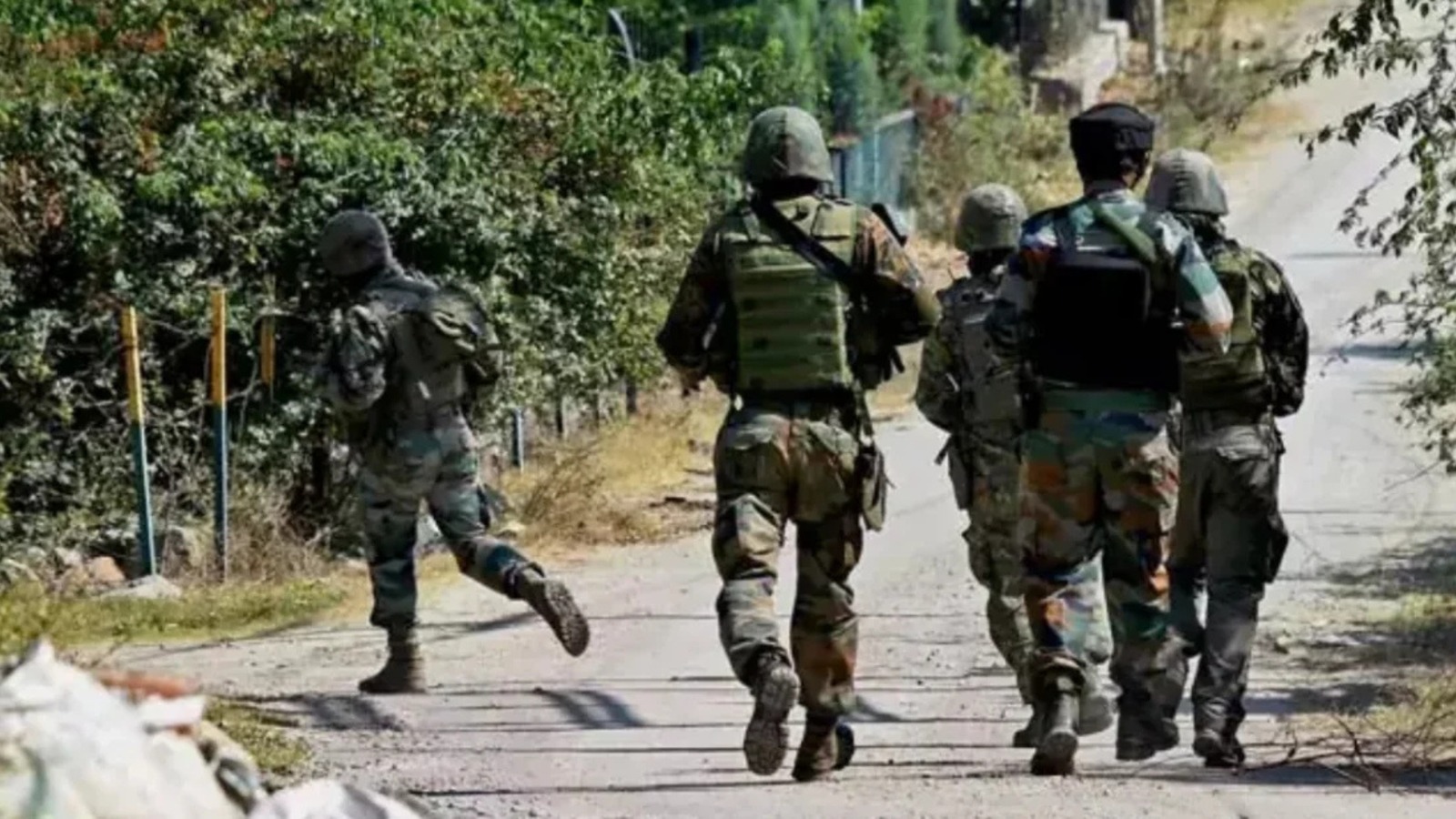 indian army personnel killed in kulgam jammu kashmir