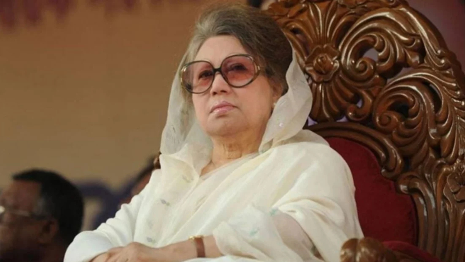 khaleda jia osusthatar katha bole 15 coti taka chandabaji